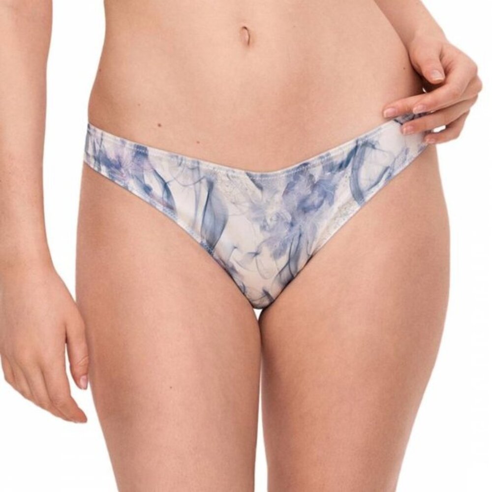 Noelle Wolf Print Mist Silk Thong Blue / White